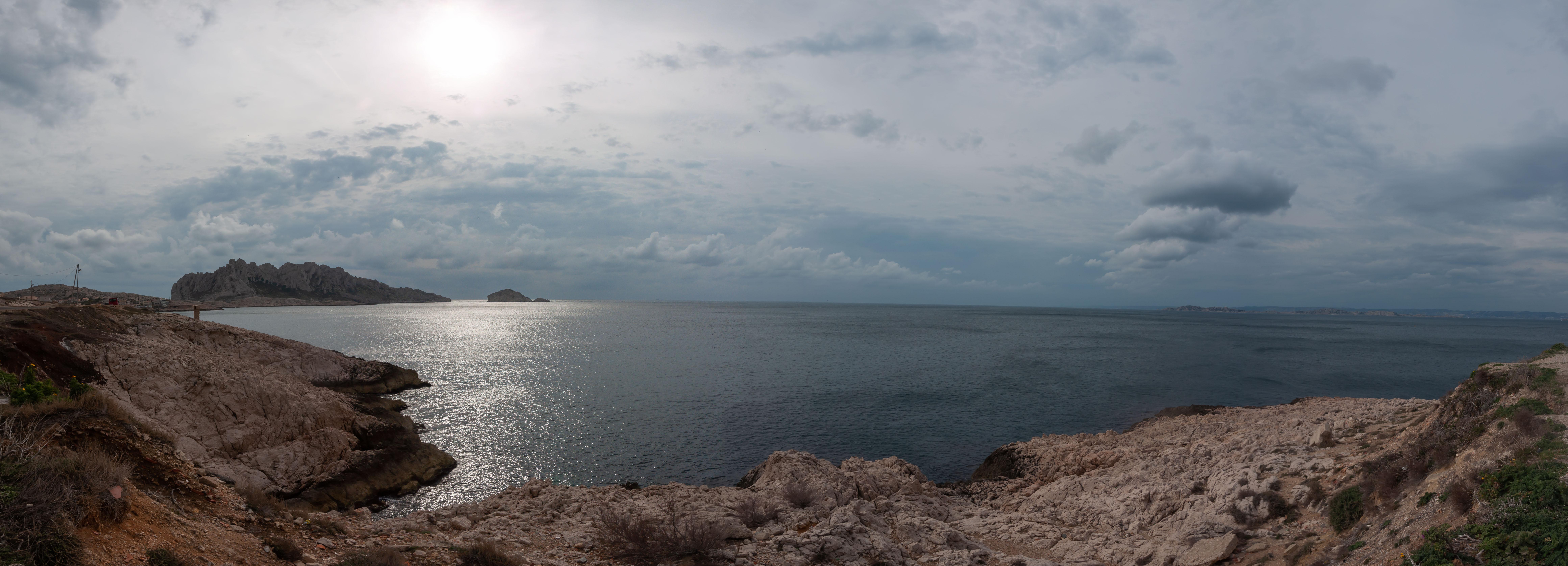Marseille-(Calanque blanche)